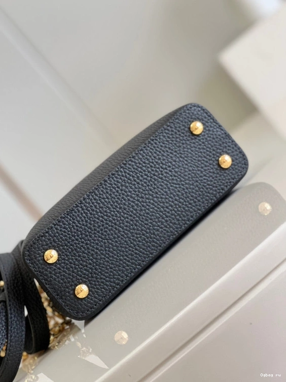 LOUIS MINI CAPUCINES VUITTON 0816